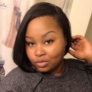 Meet your Posher, Shakeia